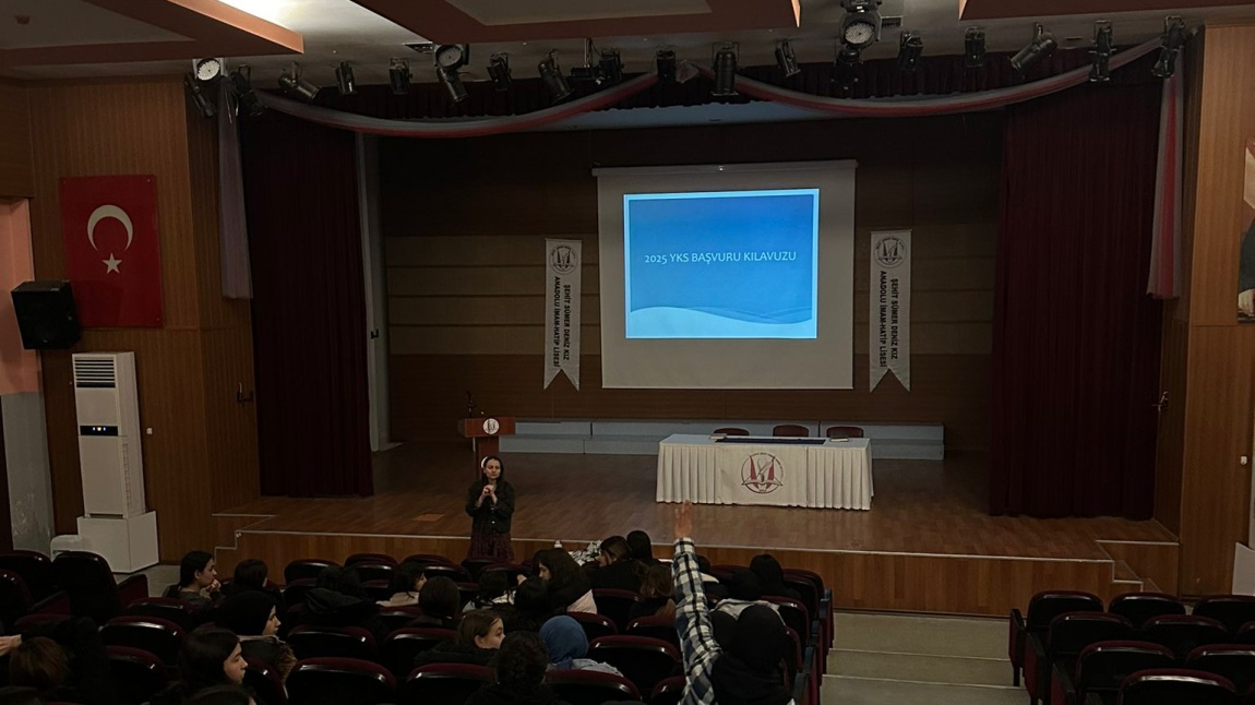 12 sınıflara YKS başvurusu ile ilgili ve üniversiteye çalışma disiplini ile ilgili rehber öğretmenimiz tarafından bilgilendirme yapıldı